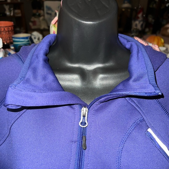 Champion Zip Up Lightweight Jacket - Picture 3 of 13